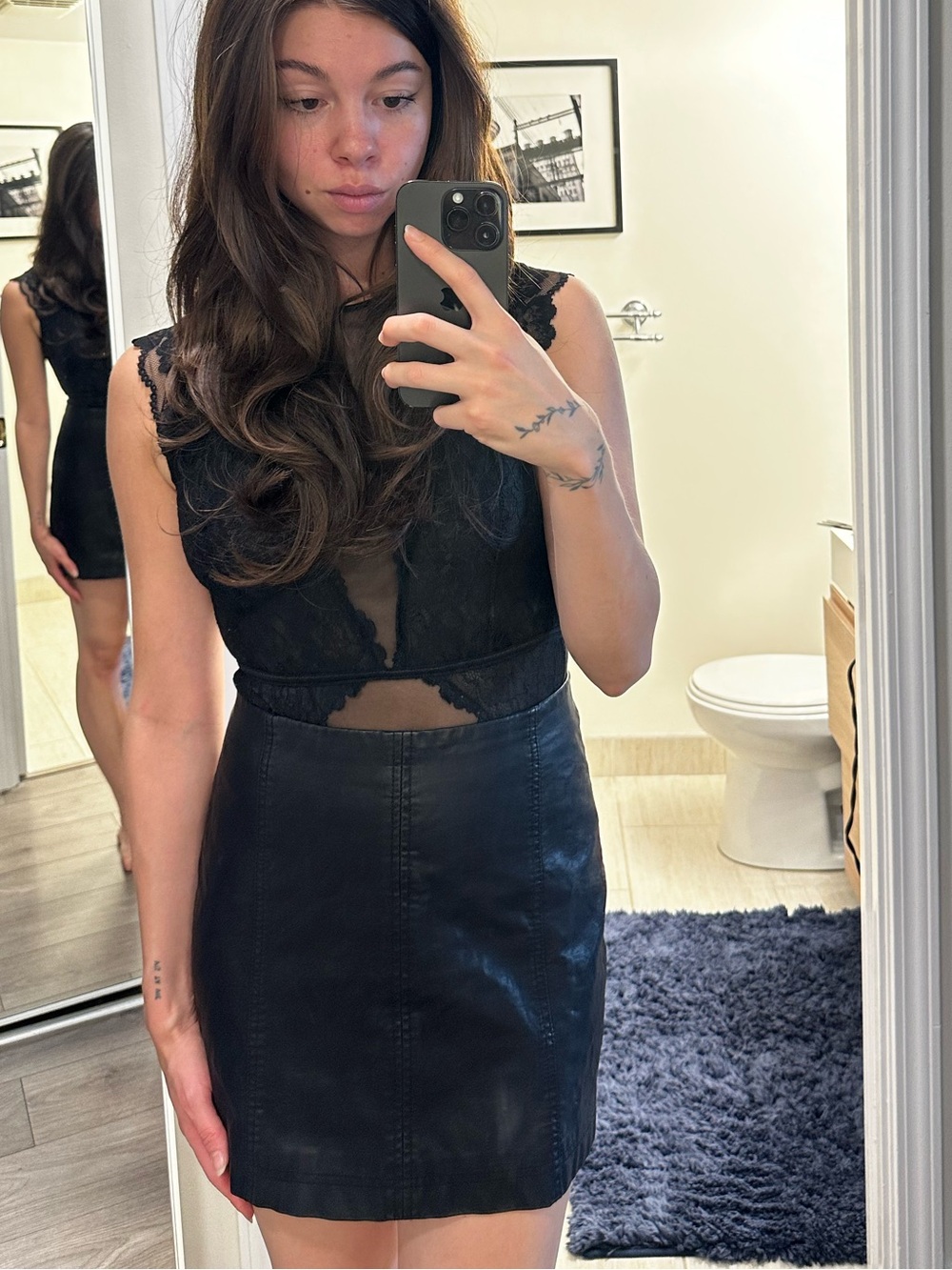 FREE PEOPLE Black Faux Leather Women’s Zip-Back Mini Skirt